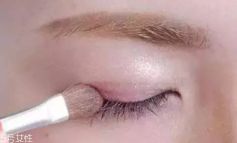 兔子腮紅怎么畫(huà)才可愛(ài)？中年少女必備腮紅畫(huà)技