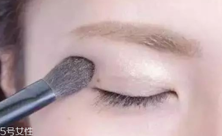 兔子腮紅怎么畫(huà)才可愛(ài)？中年少女必備腮紅畫(huà)技
