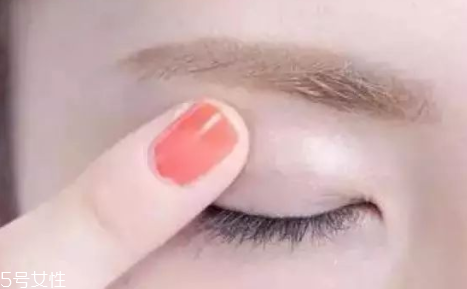 兔子腮紅怎么畫(huà)才可愛(ài)？中年少女必備腮紅畫(huà)技