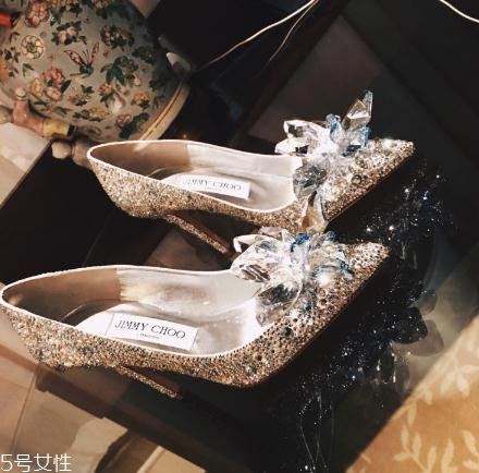 jimmy choo是哪個國家的牌子？每個女人都應(yīng)該擁有的高跟鞋