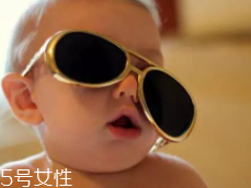 Jasper戴墨鏡，這樣扮酷讓孩子更自信！