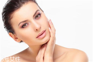 保濕面霜什么時候使用？秋冬季節(jié)面霜很重要