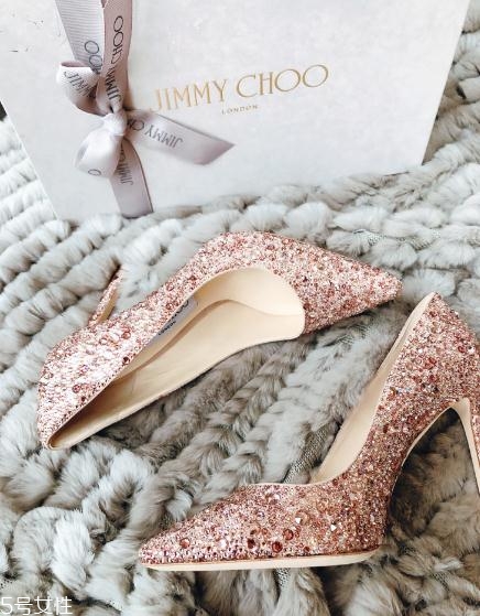 jimmy choo鞋子好穿嗎？高跟鞋界的傳奇之作