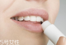潤(rùn)唇膏吃了會(huì)中毒嗎？劑量小不會(huì)有事