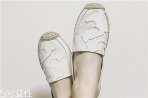 tory burch鞋子偏大嗎？香奈兒漁夫鞋平價(jià)替代