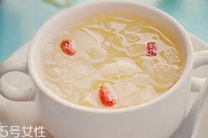 銀耳蓮子湯什么時候喝最好？時間上有講究