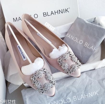 manolo blahnik是哪個國家的牌子？女星們的紅毯指定用鞋