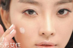 妝前乳主要成分是什么？是硅靈讓臉滑滑的