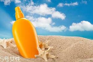 防曬霜為什么會過敏？二苯酮-3風(fēng)險大