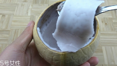 泰國(guó)烤椰子多少錢一個(gè)？味道非常特別