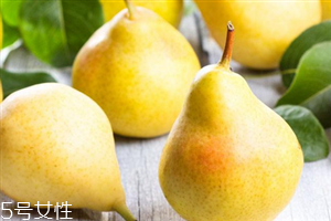 減肥一天吃幾個(gè)梨子？怎樣吃梨子減肥？