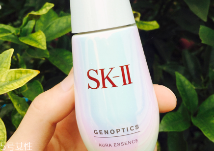 sk2小燈泡和小銀瓶哪個(gè)好？sk2小燈泡使用測(cè)評(píng)