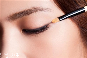 眼線怎么不暈妝？睫毛膏和眼線的正確畫(huà)法