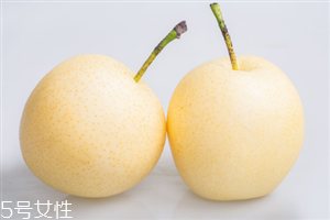 睡覺前多久吃梨比較好？睡覺前吃梨有什么好處？