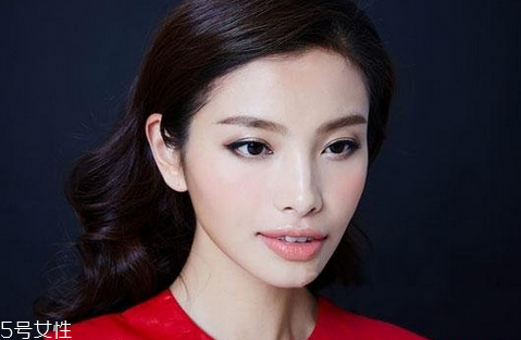 眼線液哪個牌子好用不暈染？眼角下垂畫眼線圖解 