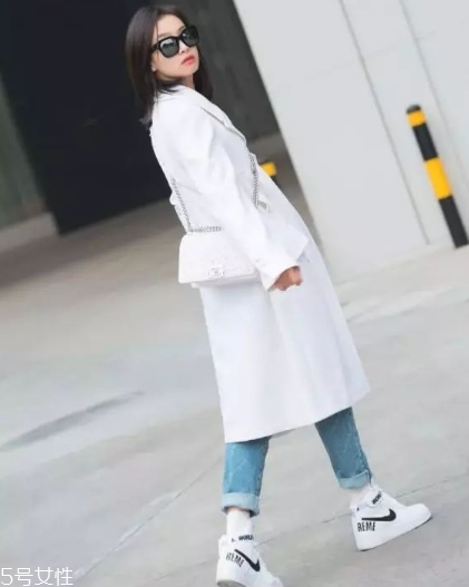長款大衣搭配什么鞋子？這樣穿氣場兩米八