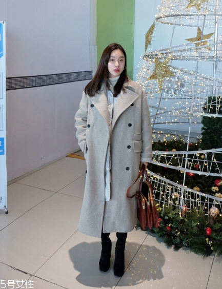 雙排扣大衣怎么搭配？塑造干練女人味