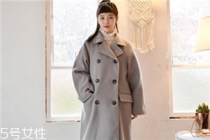 雙排扣大衣怎么搭配？塑造干練女人味