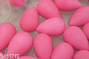 美妝蛋用前要沾濕嗎？美妝蛋不能直接用