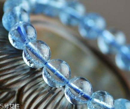 海藍(lán)寶是越透越好嗎？它是海水的化身
