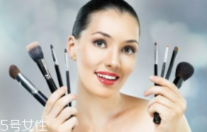 化妝小白需要哪些工具？這11種必須要有