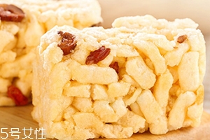 沙琪瑪產(chǎn)婦可以吃嗎？哺乳期吃東西要注意