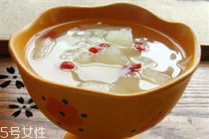 冰糖雪梨是熱喝還是涼喝好？冰糖雪梨怎么做？