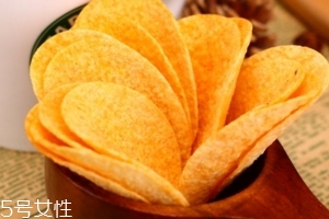 薯片掉到地上可以撿起來(lái)吃嗎？這樣衛(wèi)生嗎？