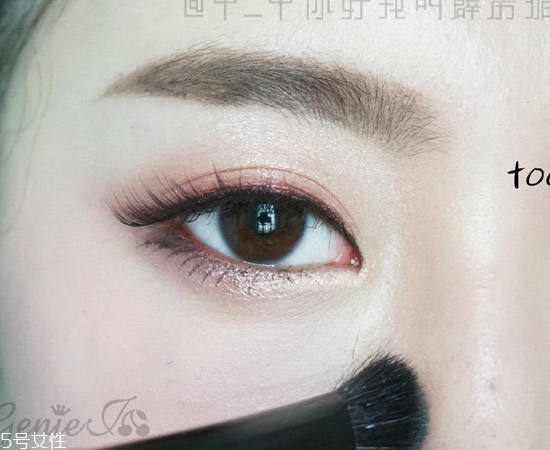 桃花眼妝容好看嗎？桃花眼妝容教程