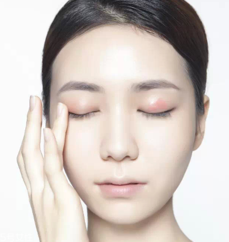 眼影怎么畫會自然好看？眼影顏色這樣搭配最好看