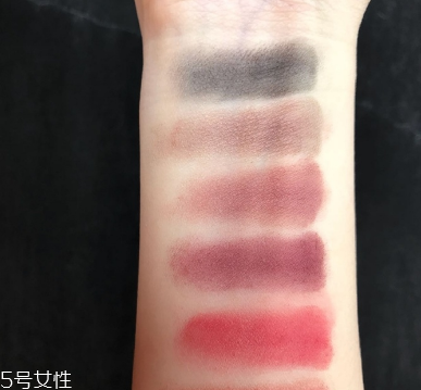 zoeva眼影多少錢？zoeva queens guard眼影盤試色