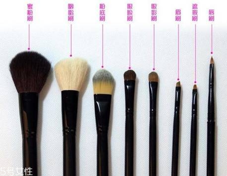 如何清洗化妝刷？眼影刷的選擇與使用方法