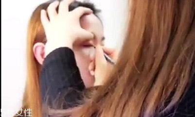 內(nèi)雙怎么畫(huà)眼線？?jī)?nèi)雙眼皮畫(huà)眼妝技巧
