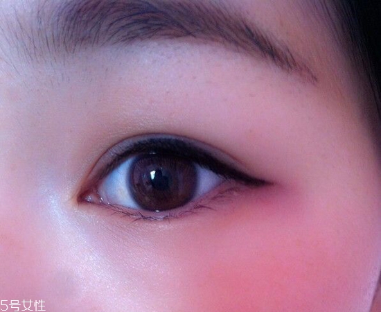 內(nèi)雙怎么畫(huà)眼線？?jī)?nèi)雙眼皮畫(huà)眼妝技巧