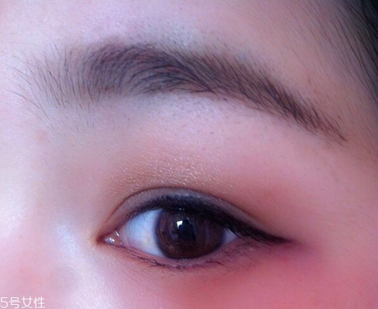 內(nèi)雙怎么畫(huà)眼線？?jī)?nèi)雙眼皮畫(huà)眼妝技巧