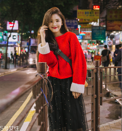 紅色毛衣配什么外套？冬季搭配風(fēng)度與溫度共存