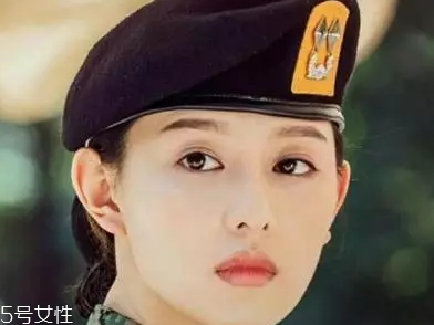 薄唇怎么畫唇妝？利用技巧打造完美唇色