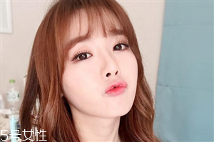 粉棕色眼妝怎么畫(huà)？蜜桃?jiàn)y畫(huà)法