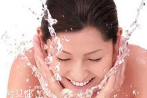 潔面乳和洗面奶是一種產(chǎn)品嗎？洗面奶適合干皮