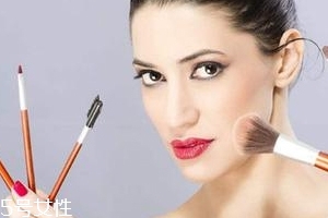 2017最火彩妝有哪些？盤點(diǎn)2017黑馬熱門刷屏單品