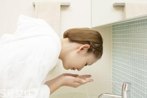 洗臉時一定要順時針嗎？只是一種習慣