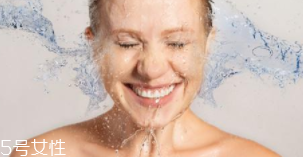 洗臉時一定要順時針嗎？只是一種習慣