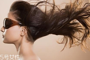 護發(fā)素常用成分是什么？護發(fā)素并不能修護頭發(fā)