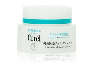 Curel乳霜早晚都能用嗎？夜間用最好