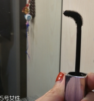 美寶蓮彎彎睫毛膏怎么樣？新品首發(fā)彎彎睫毛膏評(píng)測(cè)
