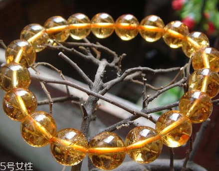 黃水晶可以戴著睡覺嗎？這些情況下不適合佩戴