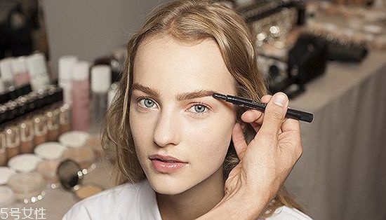 偽素顏心機妝畫法教程 今年一定要學(xué)起來 偽素顏心機妝畫法教程 今年一定要學(xué)起來