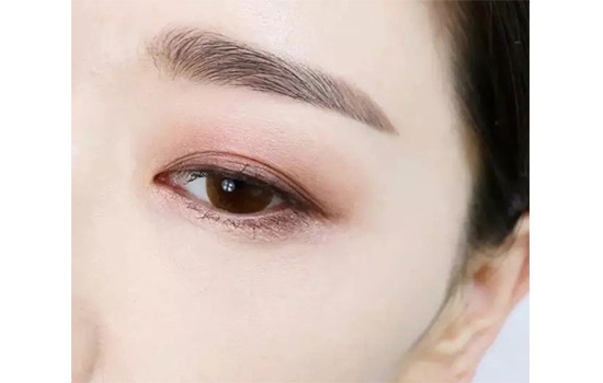 豆沙色眼妝怎么畫？超受歡迎的空氣眼妝畫法