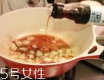 沒有冰箱臘腸怎么保存？懸掛陰涼通風(fēng)處