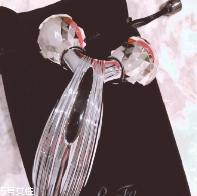 范爺同款Rafa按摩滾輪需要插電嗎？太陽能發(fā)電